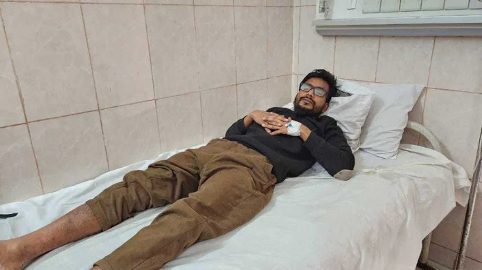 রাতে বাড়ি ফেরার পথে সমন্বয়ককে কুপিয়ে জখম